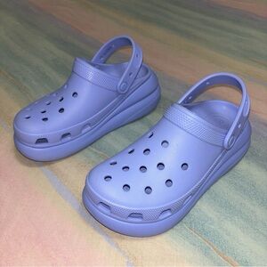 Crocs Womens size 8 Classic Crush Platform Chunky Purple lavender Clog